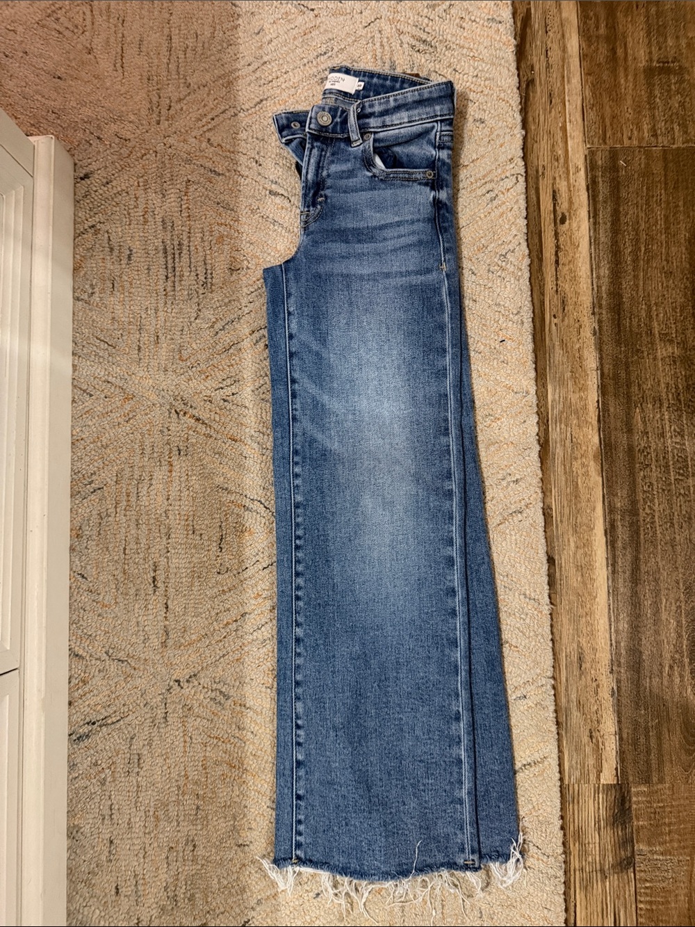Kids Straight-Leg Jeans in Medium Blue with Frayed Hem